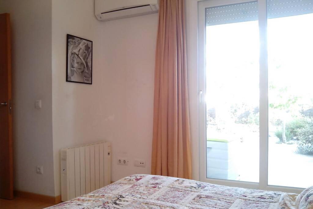 Bonito apartamento de 3 hab. con jardín Rosas Exterior foto