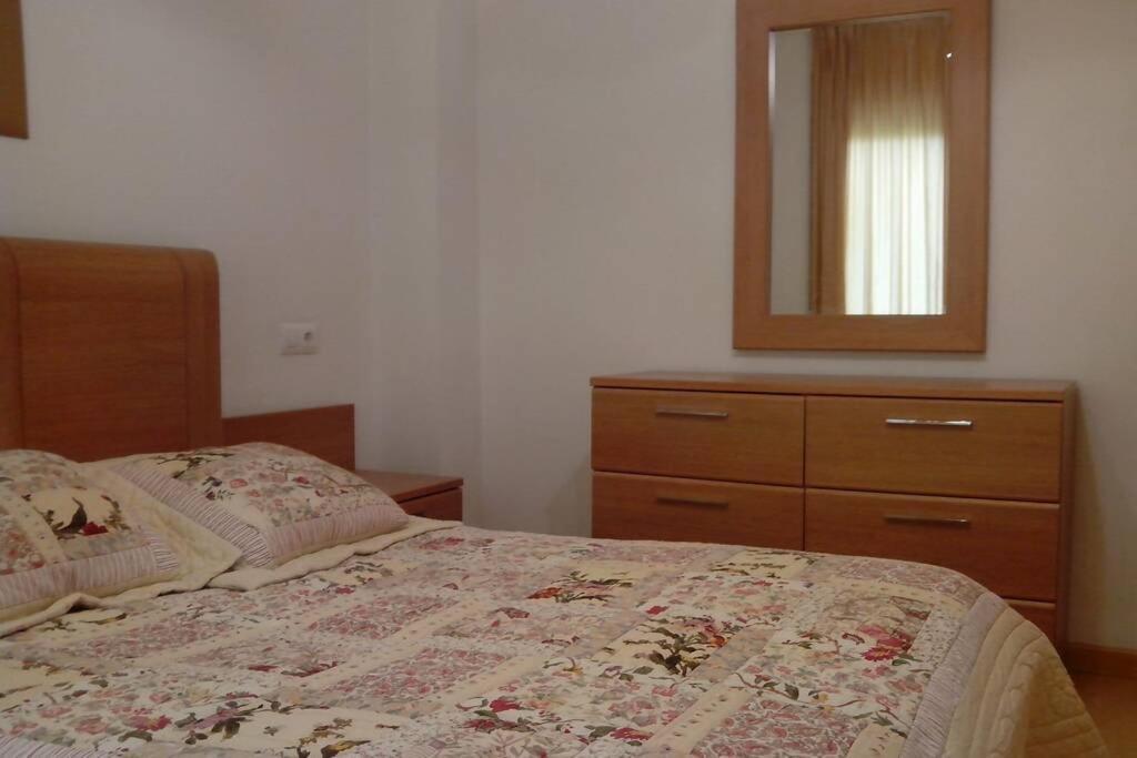 Bonito apartamento de 3 hab. con jardín Rosas Exterior foto