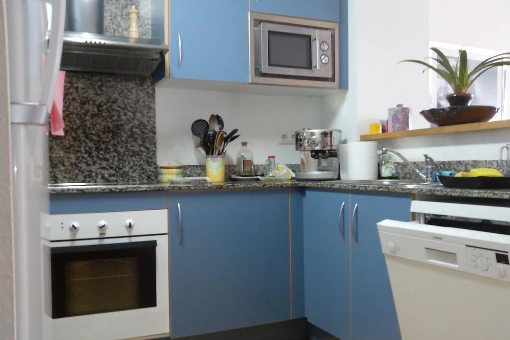 Bonito apartamento de 3 hab. con jardín Rosas Exterior foto