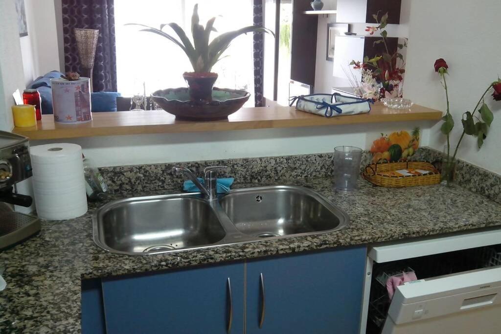 Bonito apartamento de 3 hab. con jardín Rosas Exterior foto
